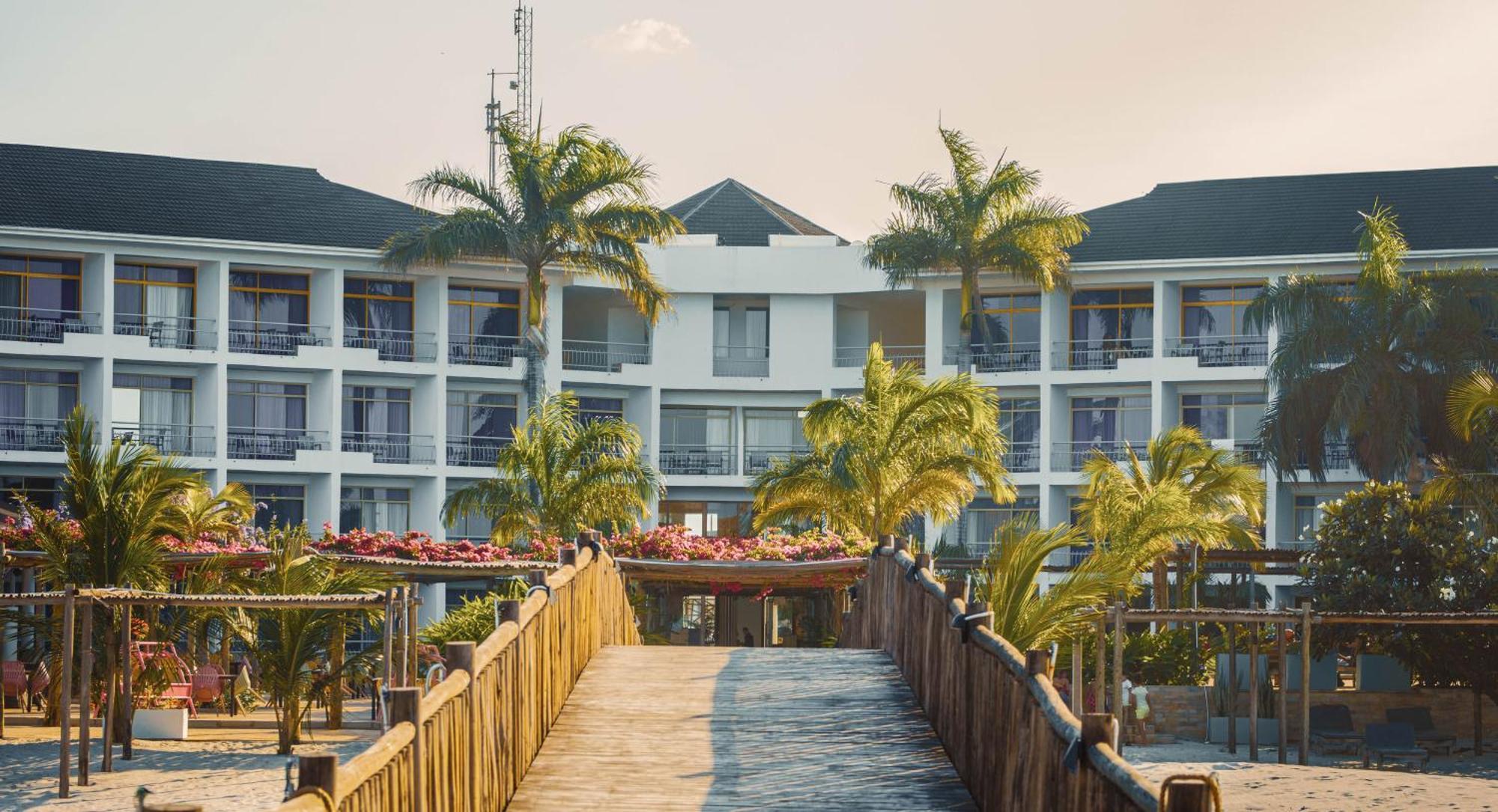 Giraffe Beach Hotel Dar es Salaam Exterior photo