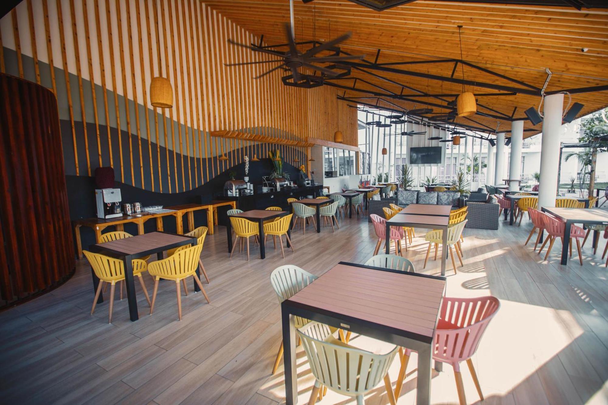 Giraffe Beach Hotel Dar es Salaam Exterior photo