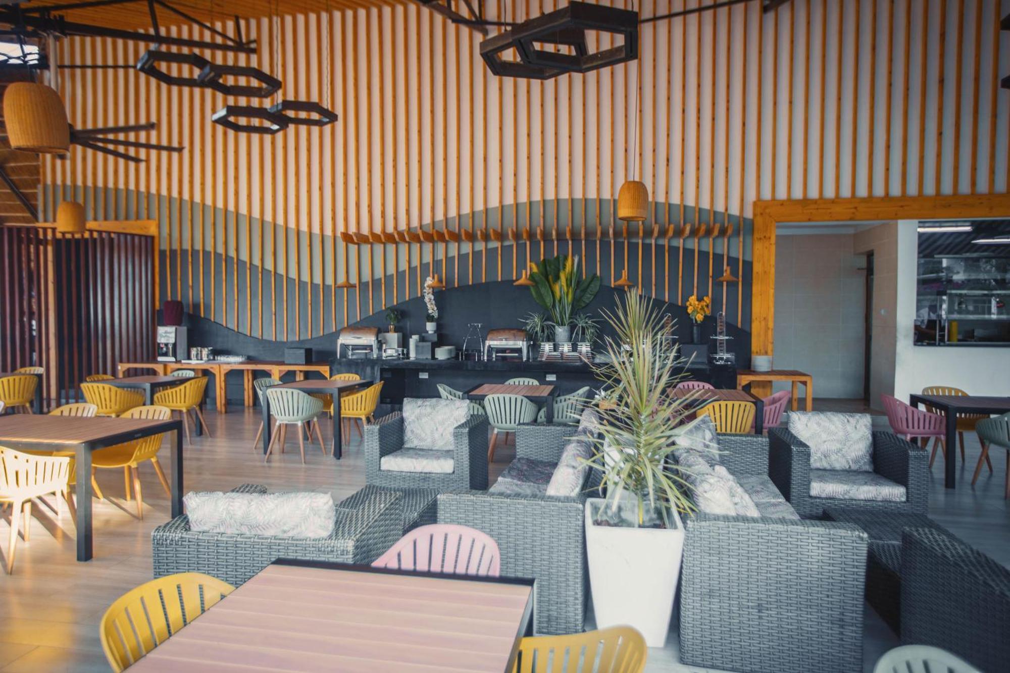 Giraffe Beach Hotel Dar es Salaam Exterior photo